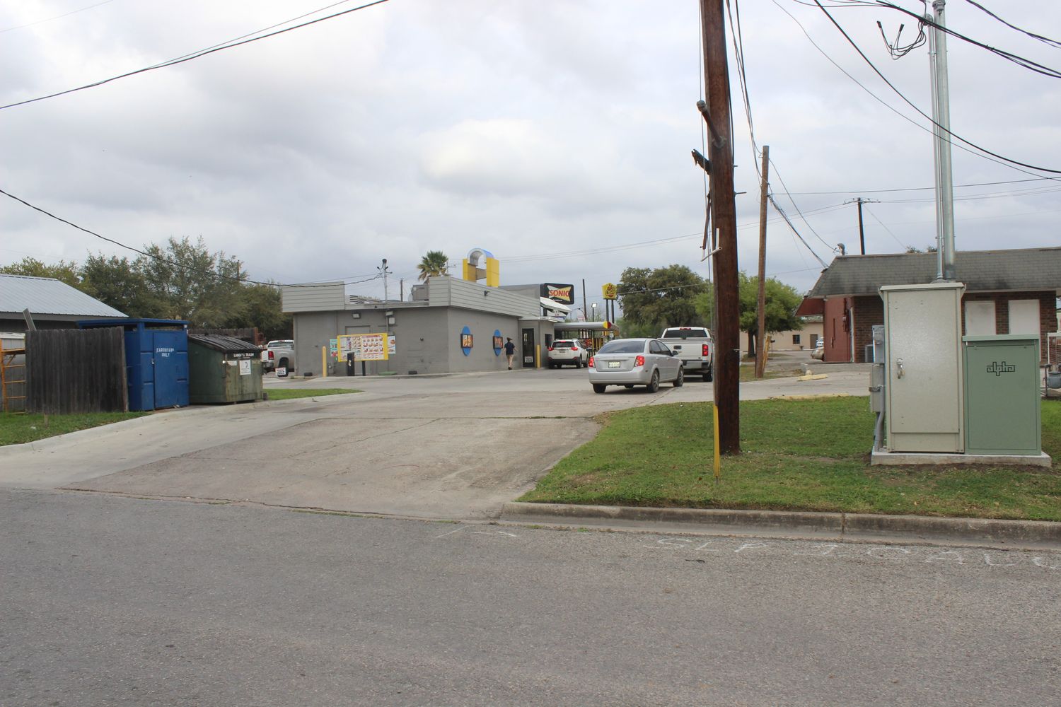 1108 N Esplanade St, Cuero, TX 77954